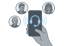 Hand hält Smartphone mit leuchtendem Headset-Symbol, umgeben von drei Avataren.