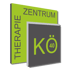 Grünes Schild mit „THERAPIE ZENTRUM“ und graues Schild mit „KÖ 40“.