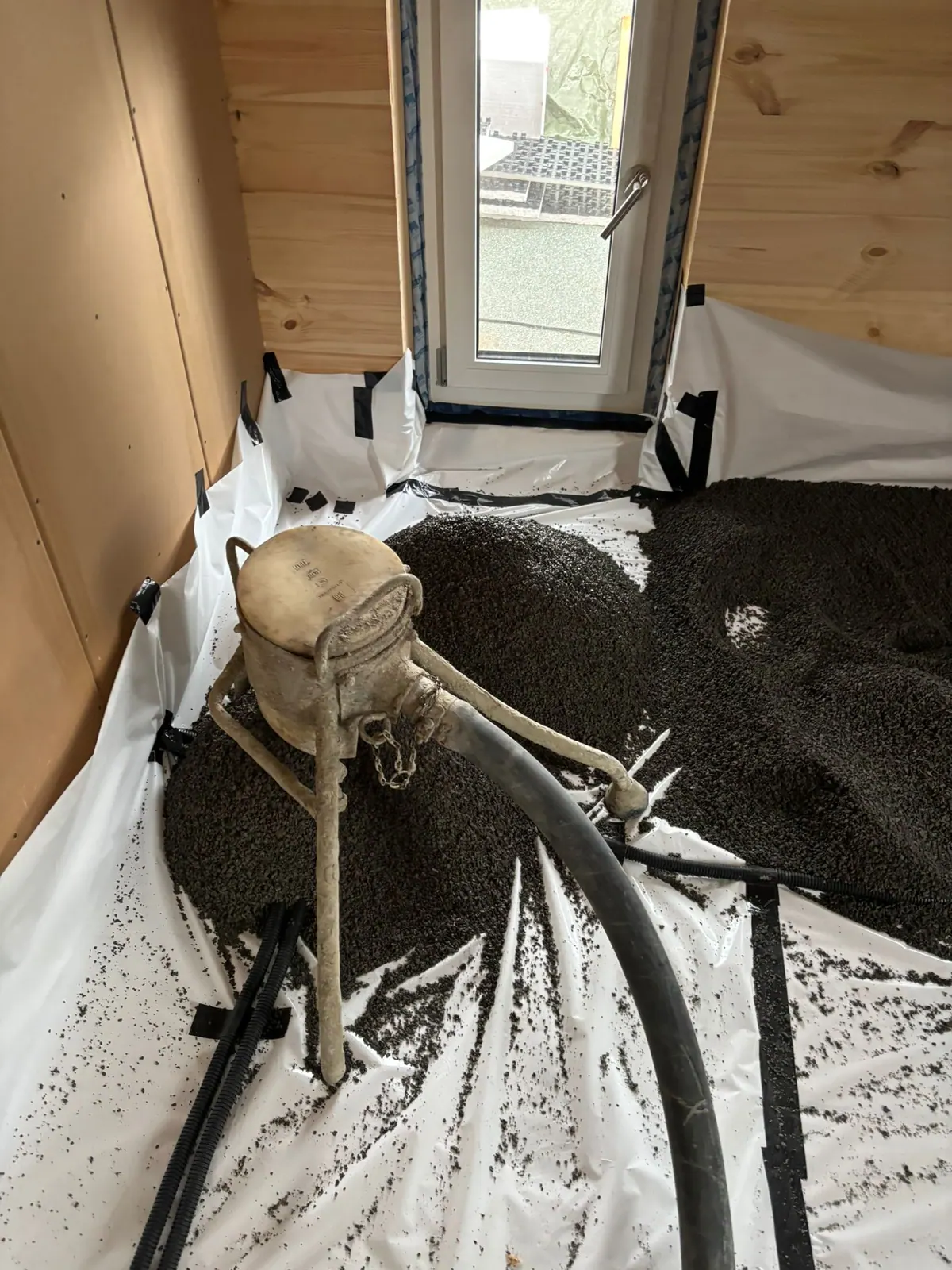 Splittschüttung wird über die Förderpumpe eingebracht