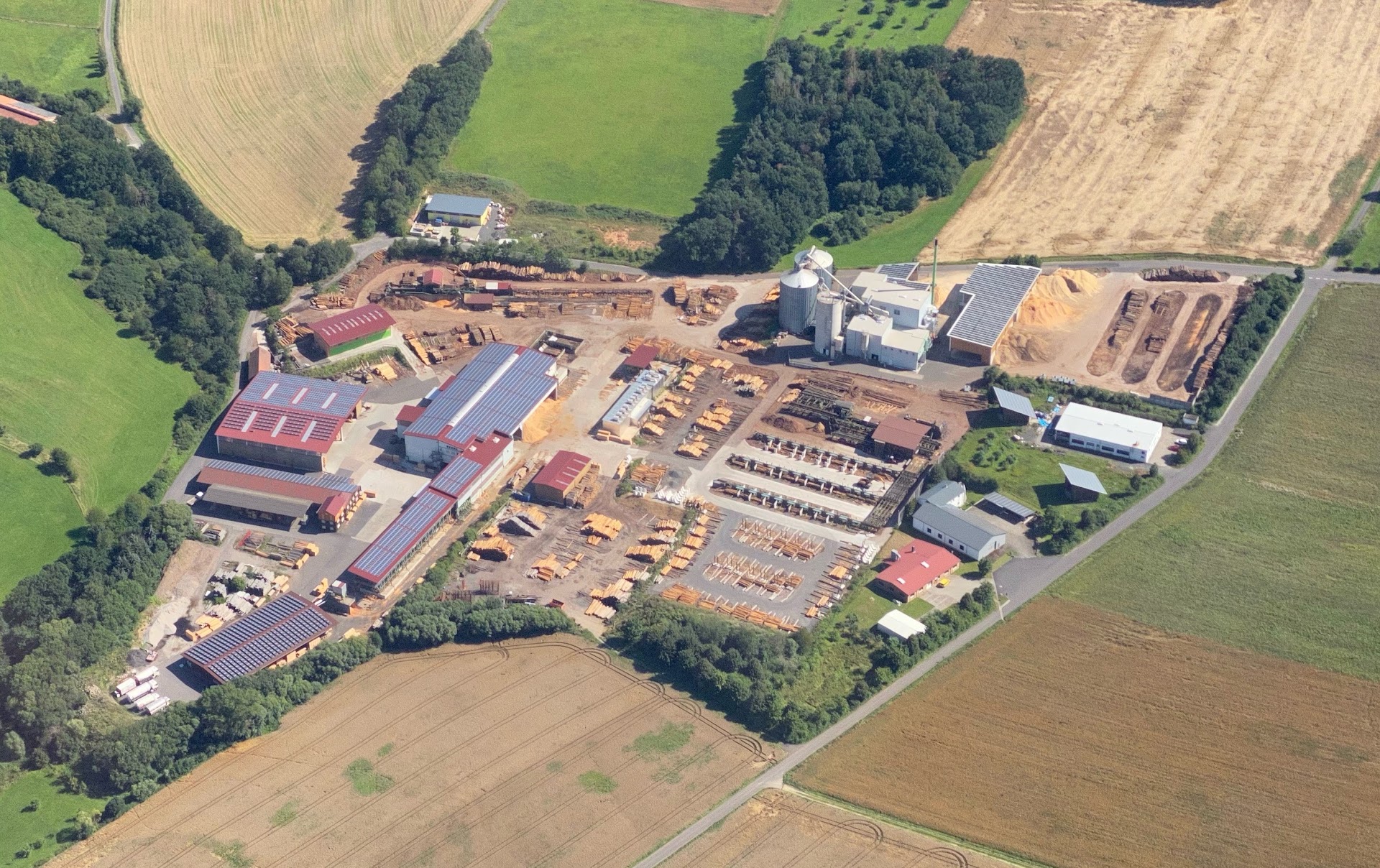 Werksgelände In der Hinterbach in Hosenfeld aus der Luft