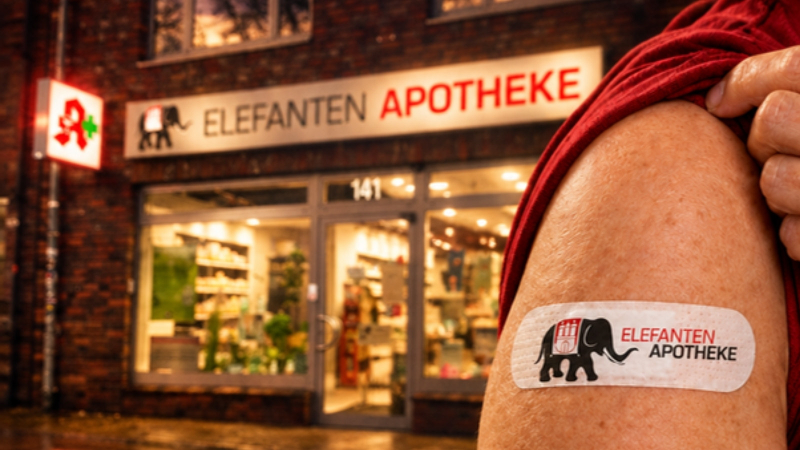 KI generiertes Bild: Oberarm mit Elefanten-Apotheke-Pflaster vor der Apotheke bei Nacht