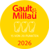 Gault & Millau Logo mit drei Kochmützen, "15 VON 20 PUNKTEN" und "2026" auf gelbem Kreis.