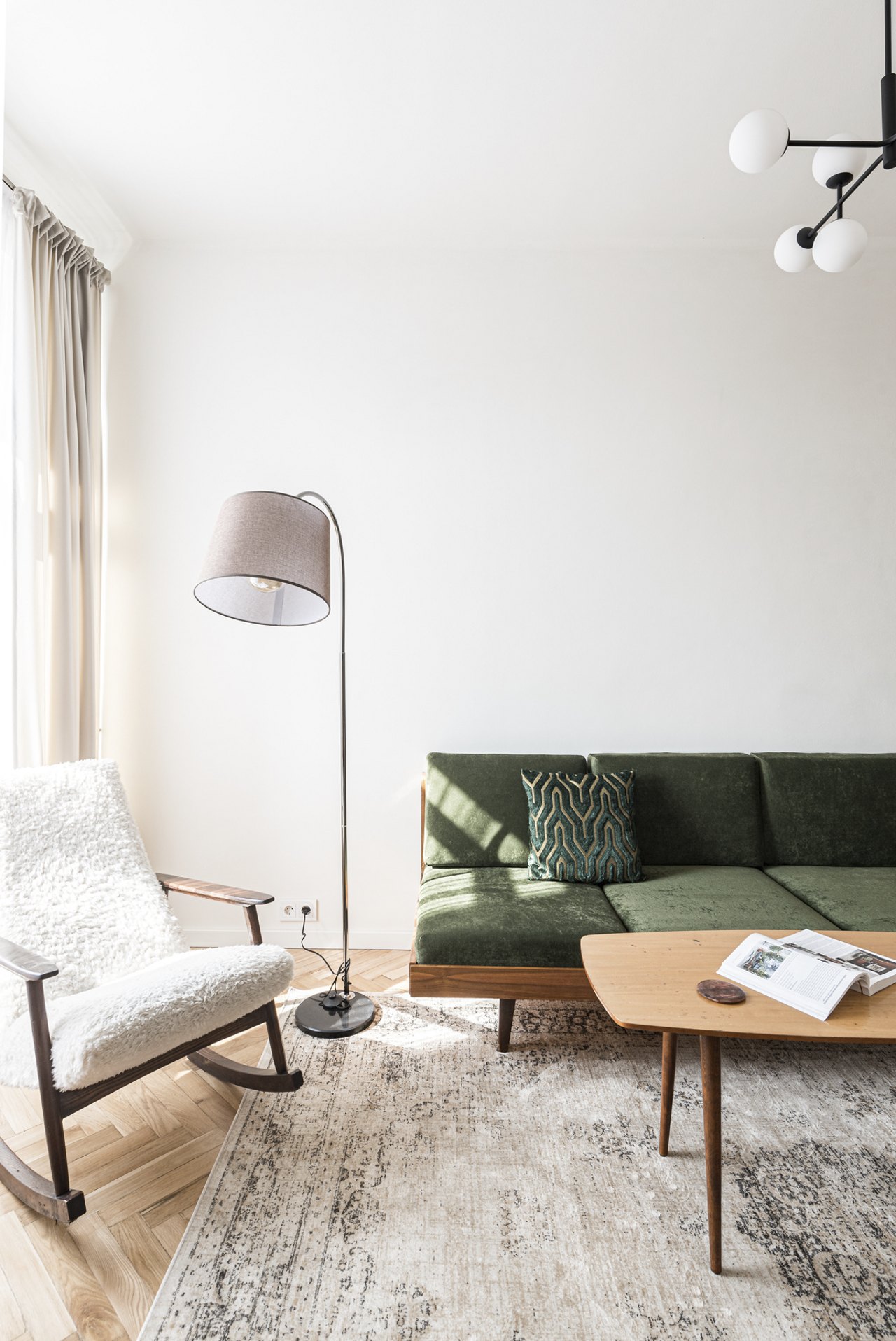 Wohnraum / Homeoffice mit Lehmwand