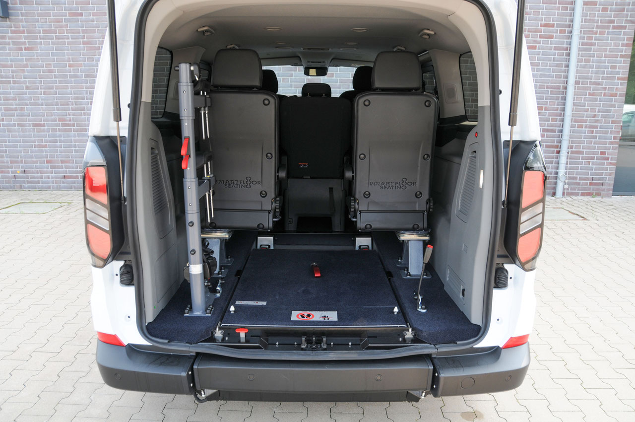 Ford Custom mit Heckausschnitt Plug-in Hybrid – Bild 6