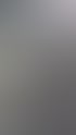 Videokamera auf Stativ nimmt einen Mann vor einem "Bals Simply. Well. Connected." Banner auf.