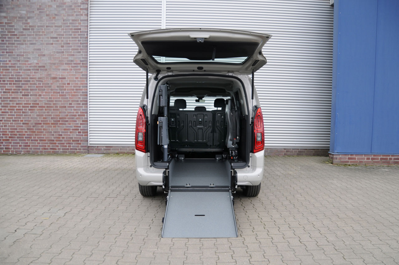 Toyota Proace City mit Heckausschnitt – Bild 3