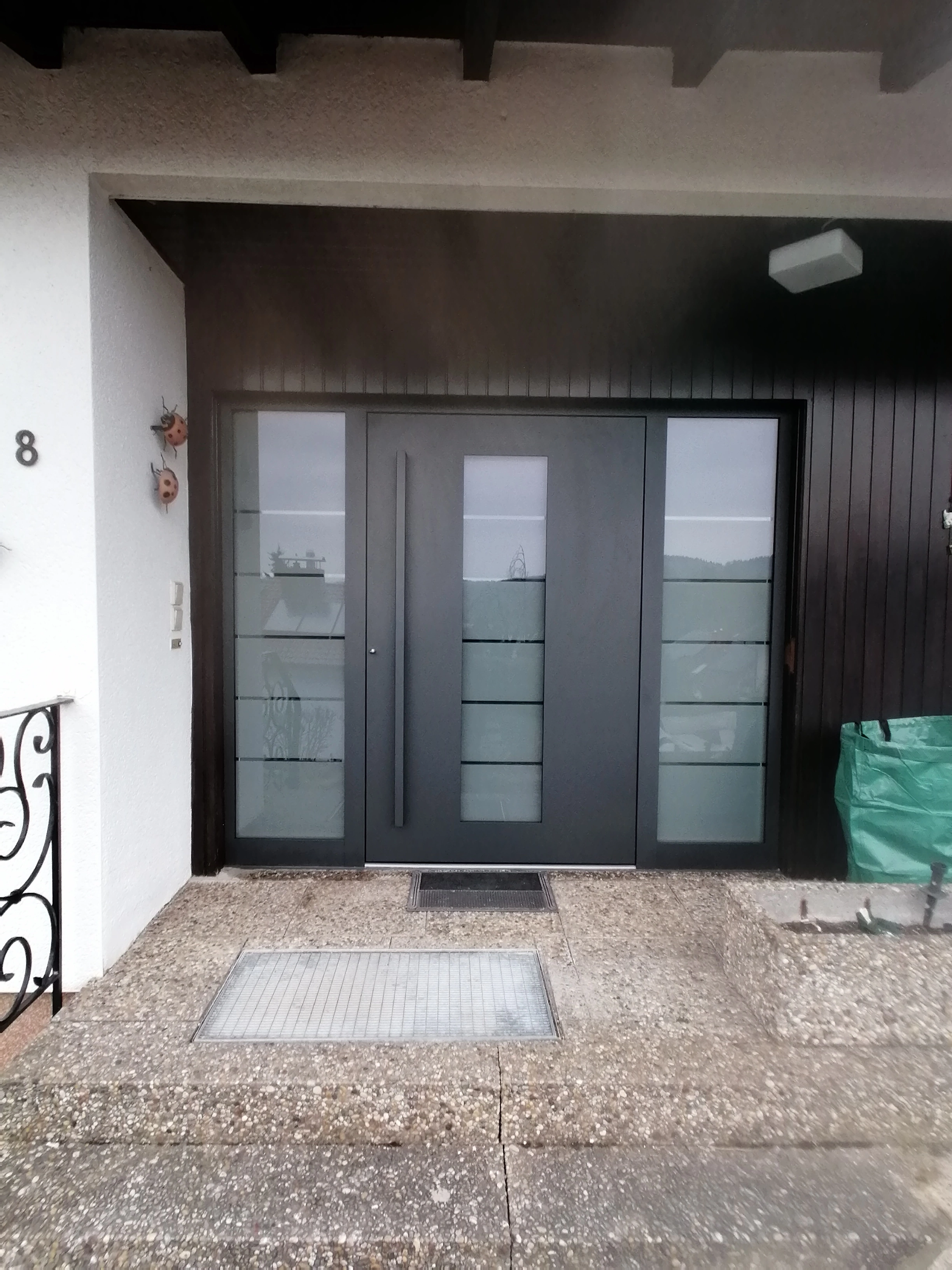 Nachher Zustand moderne Haustür