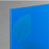 Blaues Acrylglas mit hellblauen, durchscheinenden Blättern, Kante links oben sichtbar.