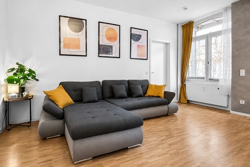 Wohnzimmer der Ferienwohnung in Offenbach mit Schlafsofa