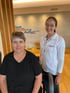 Mitglied Sabine mit LANDphysio-Physiotherapeutin Verena auf der Trainingsfläche des Gesundheitsstudios Lauchdorf, Ostallgäu