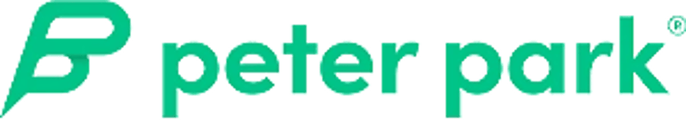 Grünes "peter park" Logo mit stilisiertem "P" als Symbol und Registrierungszeichen.