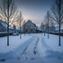 Geräumte Zuwegung und Zufahrt nach Schneefall – illustratives Motiv