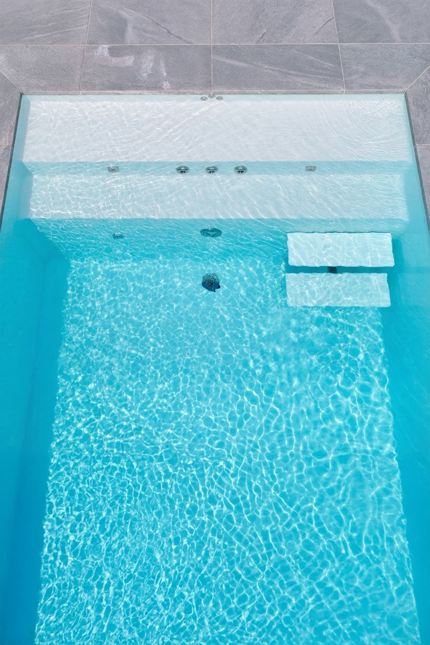 Loft 3 S Pool Image 2