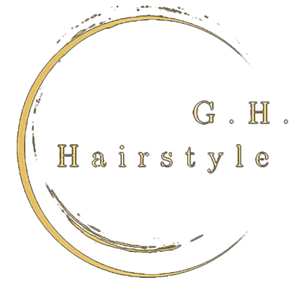 Goldener, unregelmäßiger Kreis mit Text "G.H. Hairstyle" auf grünem Hintergrund.