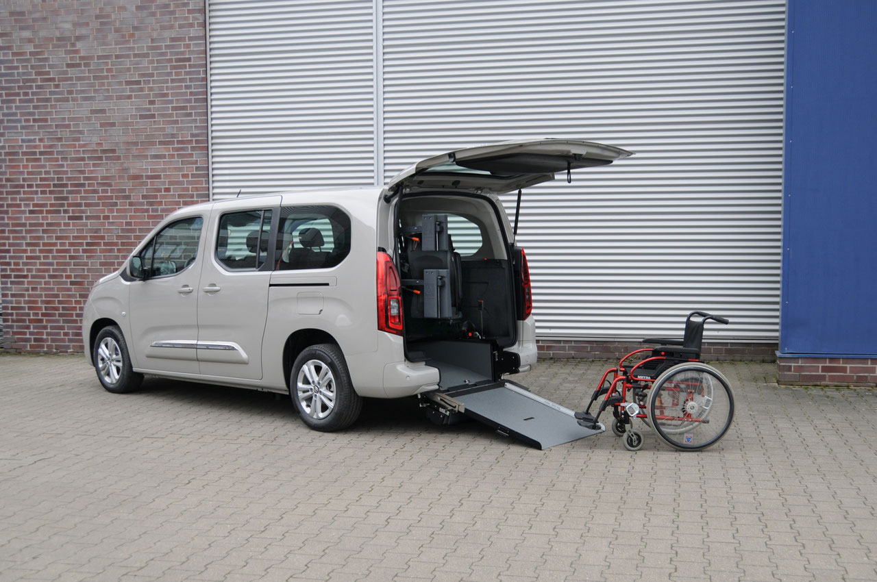 Toyota Proace City mit Heckausschnitt – Bild 2