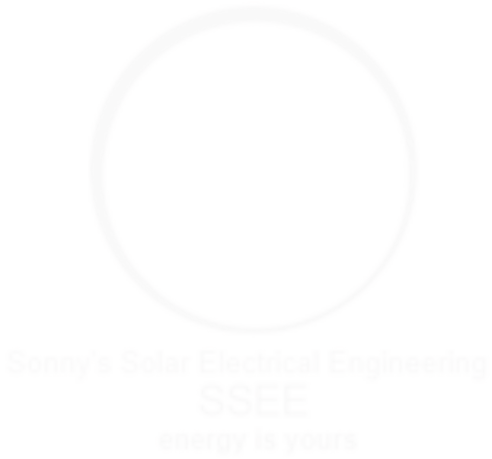 Schwarzer Kreis über dem Text "Sonny's Solar Electrical Engineering SSEE energy is yours" auf grünem Hintergrund.