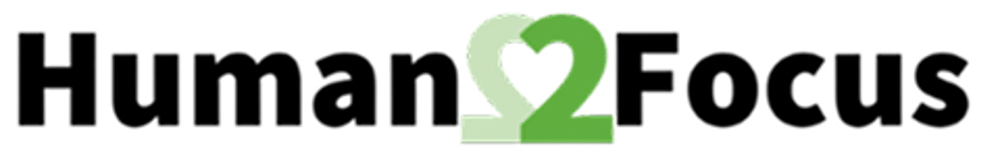 Der Text "Human2Focus" ist in Schwarz mit einem hellgrünen Herzen und einer dunkleren grünen 2 zwischen "Human" und "Focus" geschrieben.