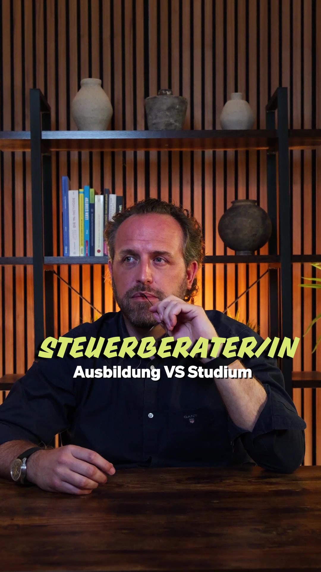Standbild aus dem Video über Ausbildung und Studium zum Steuerberater