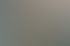 Eine vielfältige Gruppe lächelnder Menschen unterschiedlichen Alters und verschiedener ethnischer Herkunft steht gemeinsam im Freien.