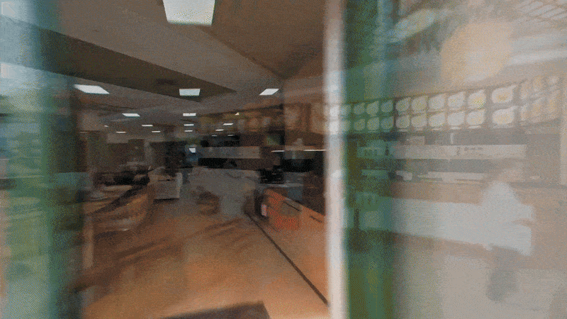 Fly-through latająca kamera w umeblowanym pokoju