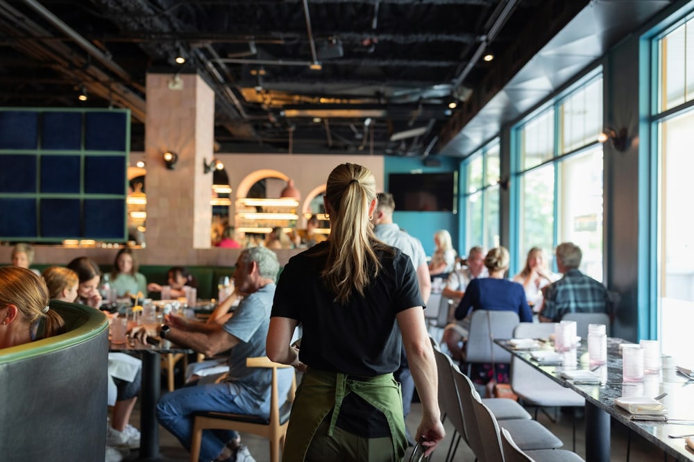 Servicekraft → Betriebsleitung