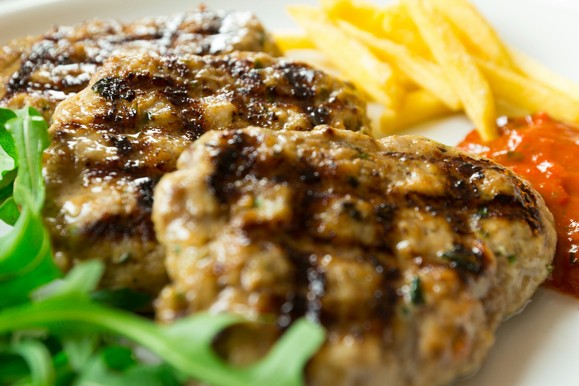 Hausgemachte Ćevapi & Pljeskavica