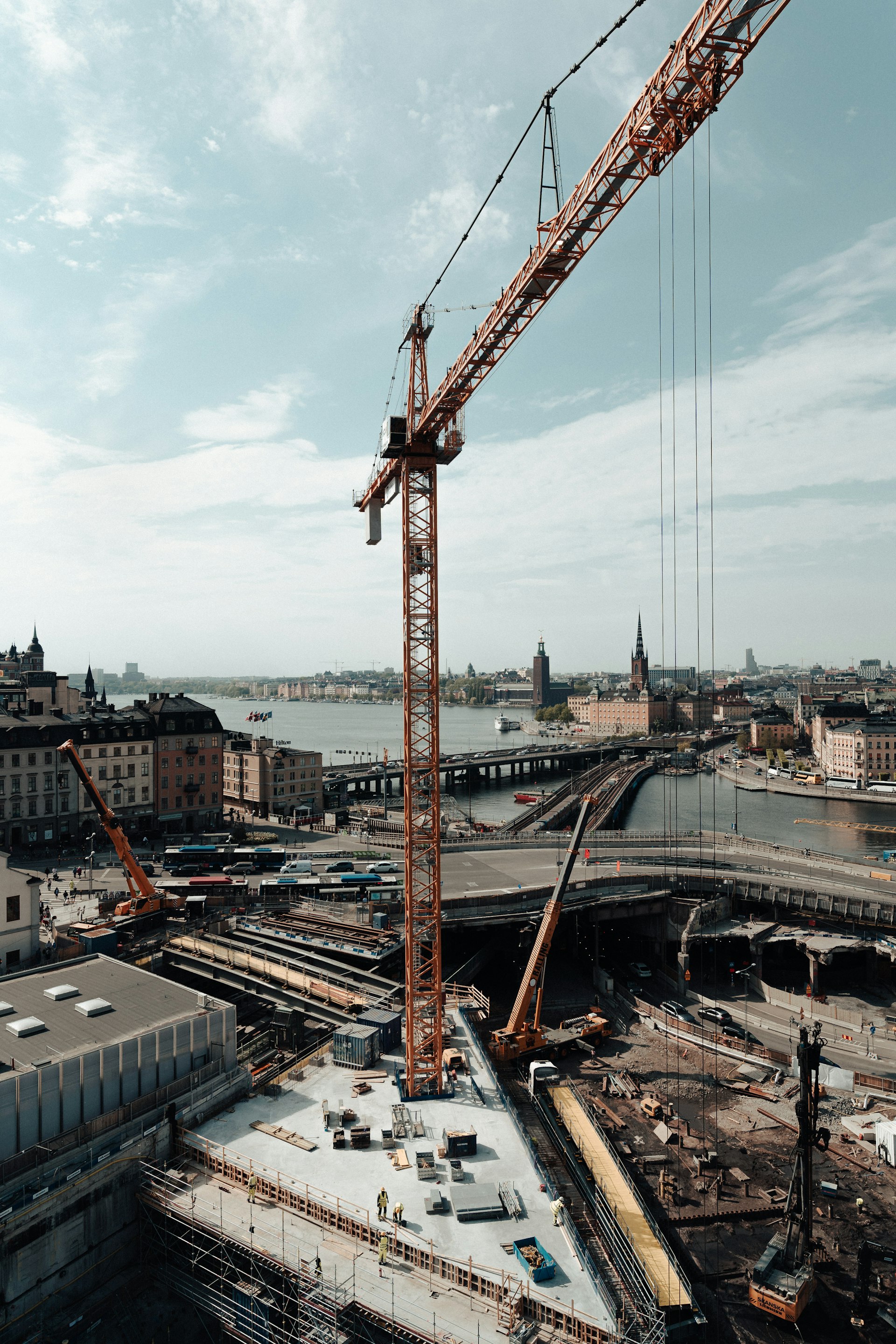 Maschinenpark mit Baumaschinen zur Vermietung für Industrie und Gewerbe
