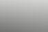 Ein Wanderer auf der suche nach dem weg im Nebel