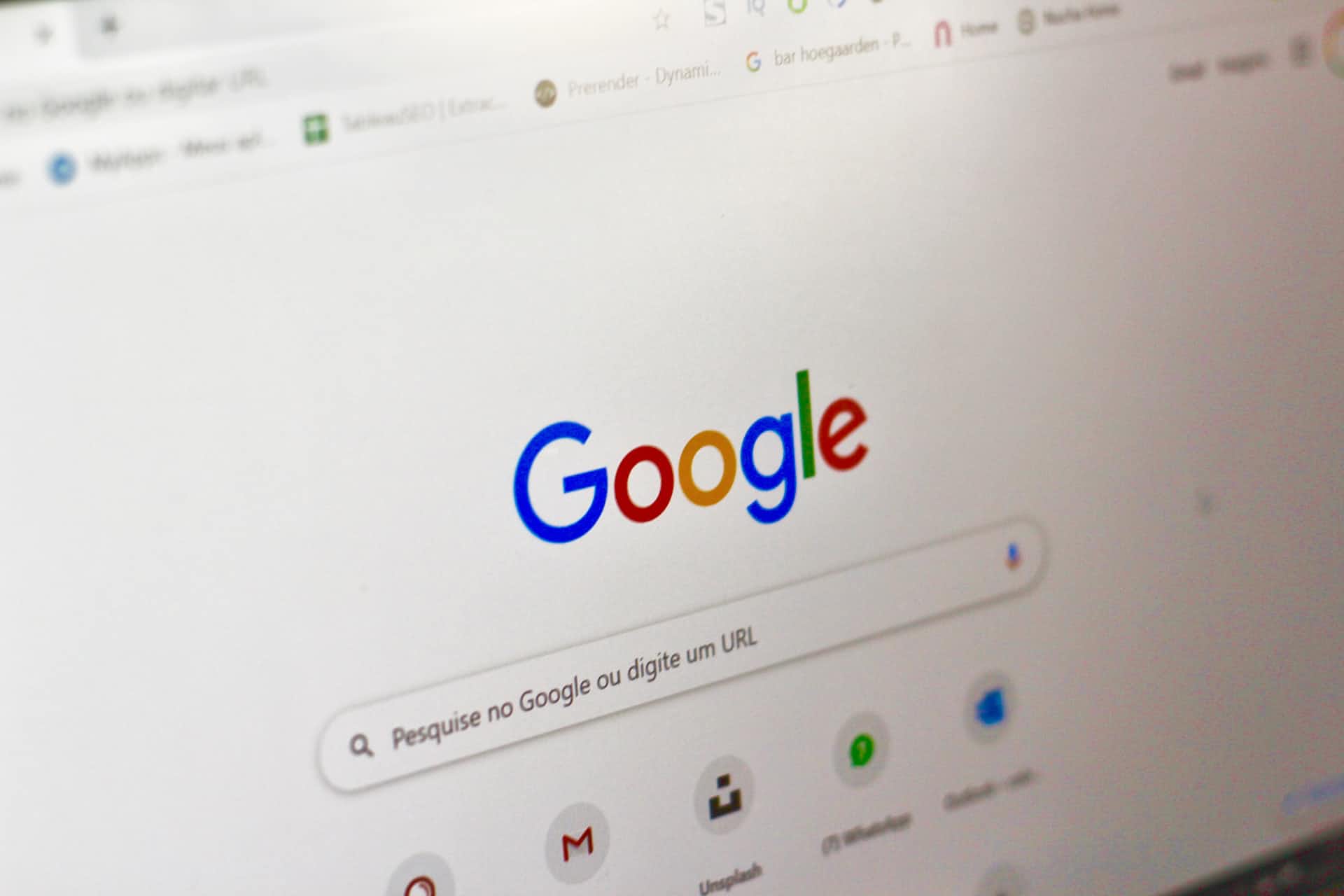 Ein gepflegtes Google-Unternehmensprofil bringt dich in die Karte – unabhängig von der Website.