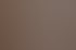 Ein Apple iPhone liegt auf einer Holzoberfläche. Auf dem Bildschirm ist das schwarze Revolut-Logo vor einem weißen Hintergrund zu sehen.