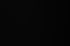 Schwarz-Weiß-Bild eines kleinen Kindes, das auf dunklem Boden in einem Lichtstrahl schläft.